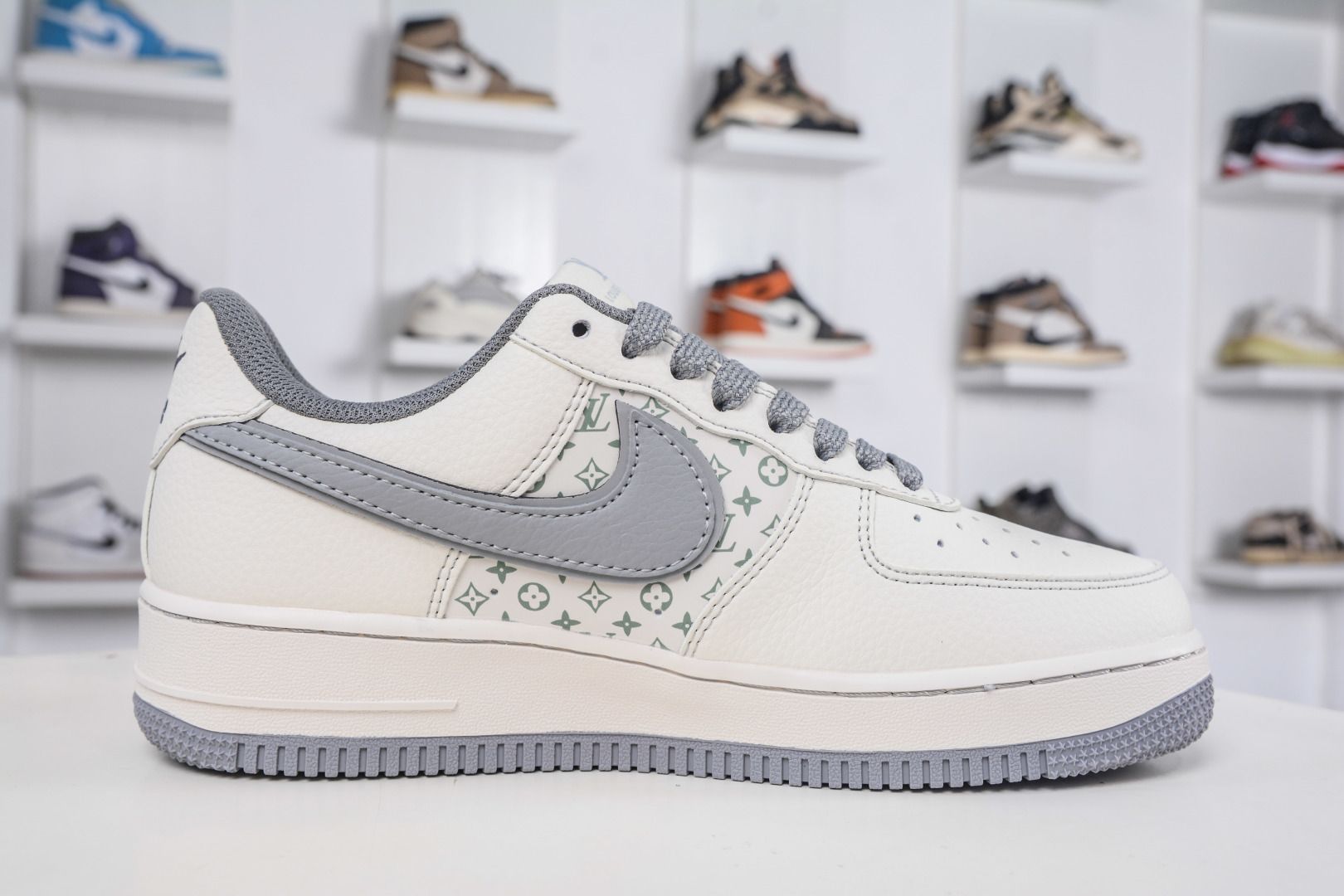 Nike Air Force 1 Low x Louis Vuitton Grey: Premium Comfort and Style 3 cmp i1760119198629 3435 0 2
