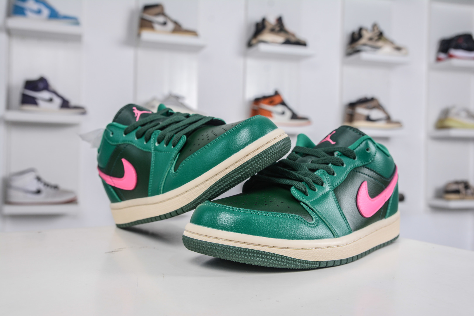Air Jordan 1 Low Green Pink Leather Sneakers - Stylish, Comfortable & Durable 5 cmp i1760119452861 9921 0 3