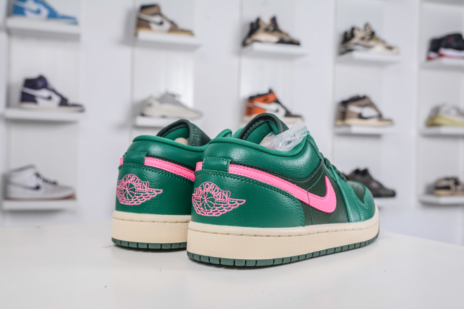 Air Jordan 1 Low Green Pink Leather Sneakers - Stylish, Comfortable & Durable 7 cmp i1760119452868 9915 0 5