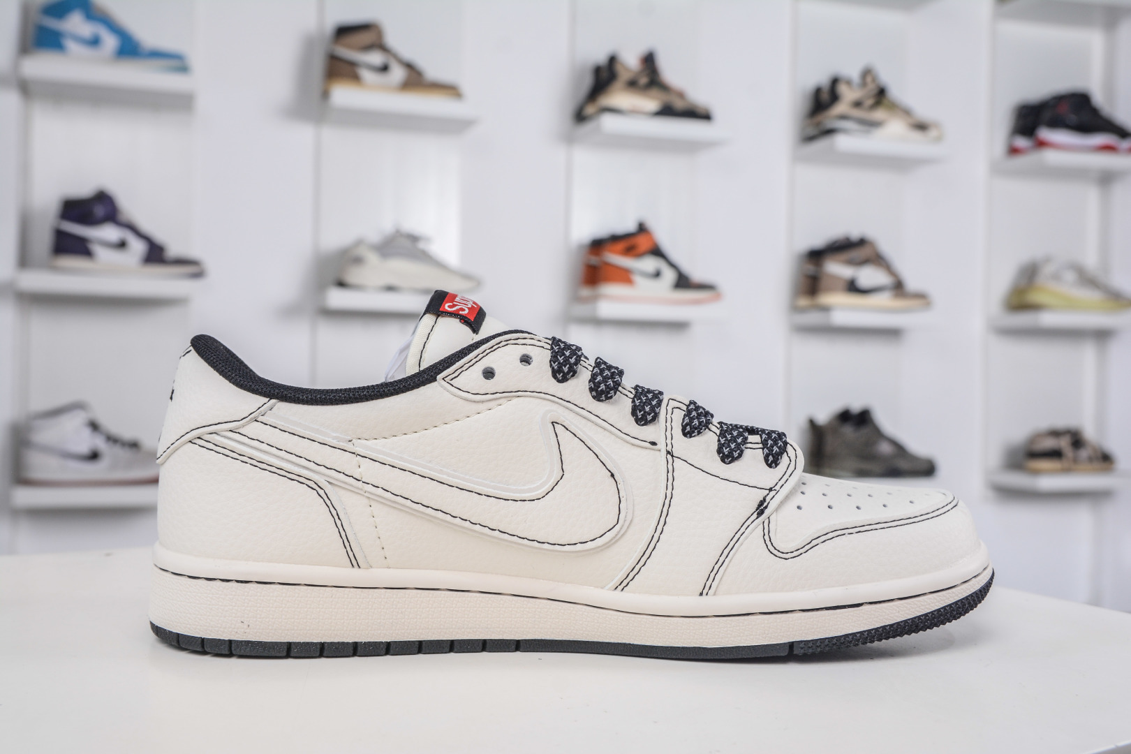 TS x Air Jordan x Supreme AJ1 Low 倒钩低帮联名SUP-白黑缝线 HH7518-089