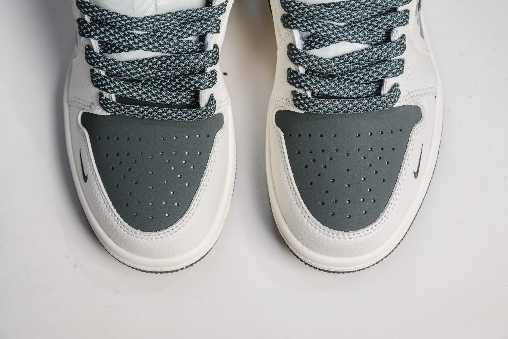 Air Jordan 1 Retro Low x Stussy 斯图西联名-白深绿 QD1988-002-莆田鞋,莆田鞋货源,高仿鞋,高仿鞋货源,安福档口,莆田高仿鞋,莆田鞋批发,高仿鞋批发,莆田高仿运动鞋,高仿运动鞋,莆田运动鞋 Air Jordan 1 Retro Low x Stussy 斯图西联名-白深绿 QD1988-002