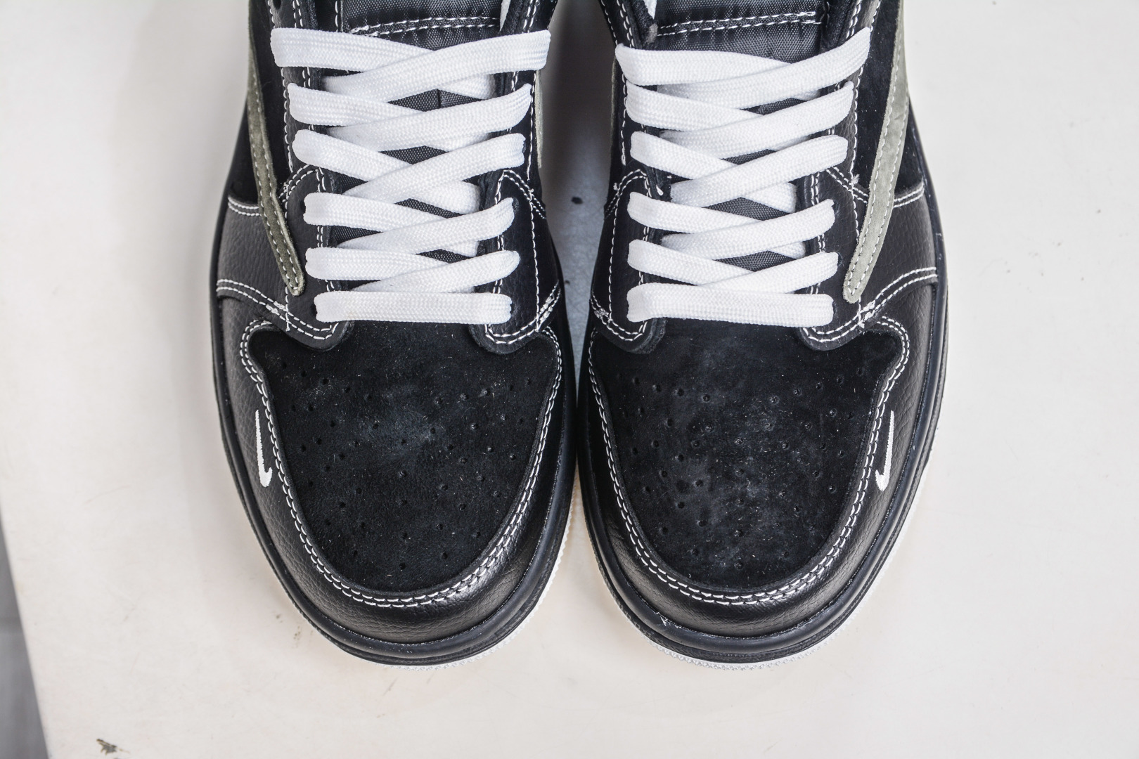 TS x Air Jordan AJ1 Low x Stone Island x Supreme 倒钩低帮联名SUP石头岛定制配色 黑墨绿 DZ5899-025-莆田鞋,莆田鞋货源,高仿鞋,高仿鞋货源,安福档口,莆田高仿鞋,莆田鞋批发,高仿鞋批发,莆田高仿运动鞋,高仿运动鞋,莆田运动鞋 TS x Air Jordan AJ1 Low x Stone Island x Supreme 倒钩低帮联名SUP石头岛定制配色 黑墨绿 DZ5899-025