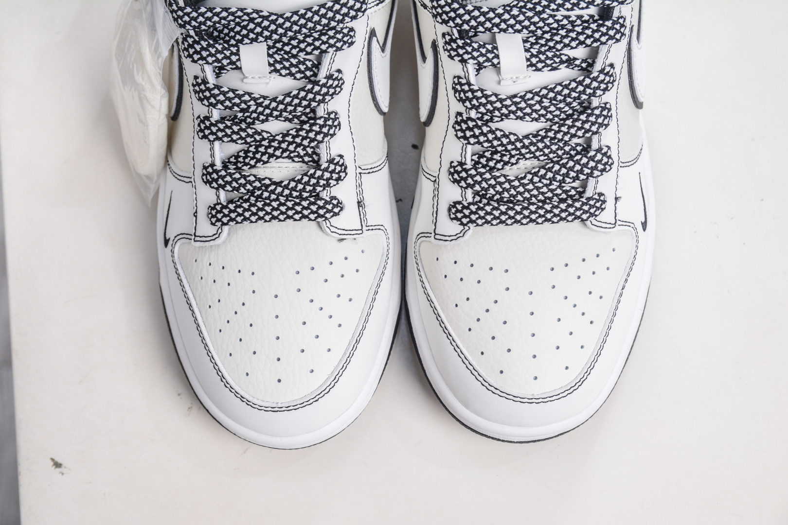 Nike SB Dunk Low X Stussy 斯图西联名-白黑 CS1688-135