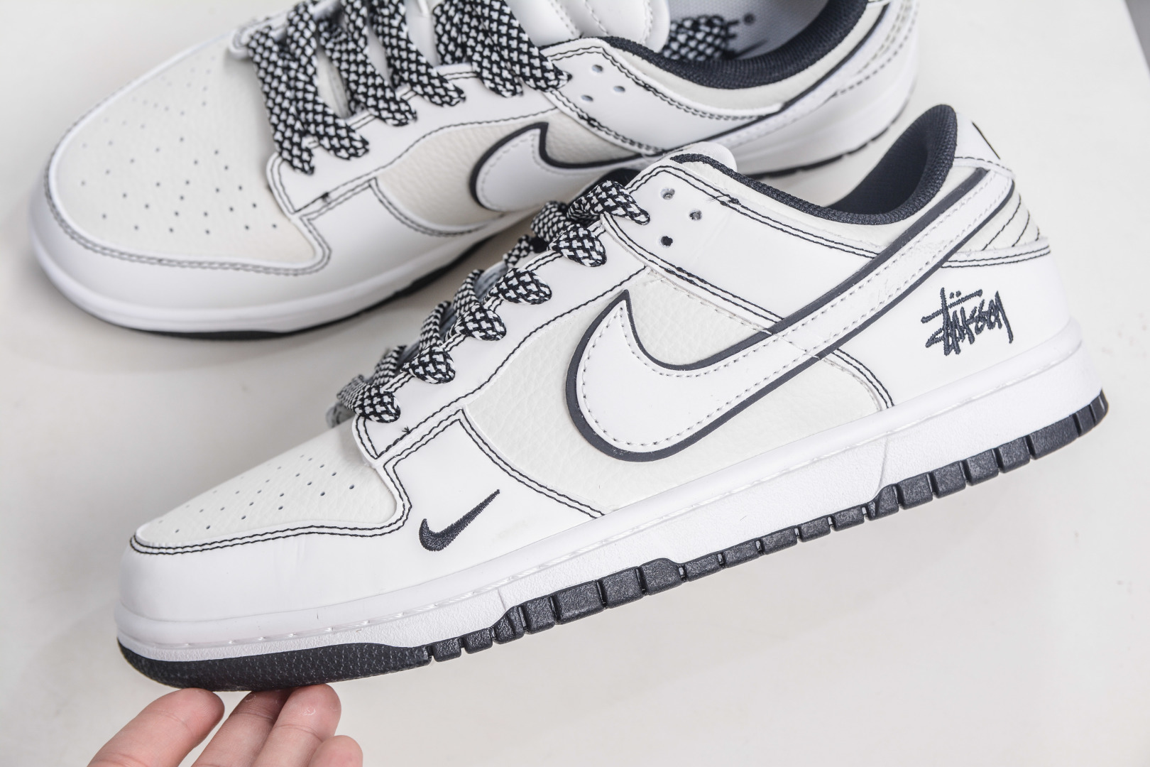 Nike SB Dunk Low X Stussy 斯图西联名-白黑 CS1688-135