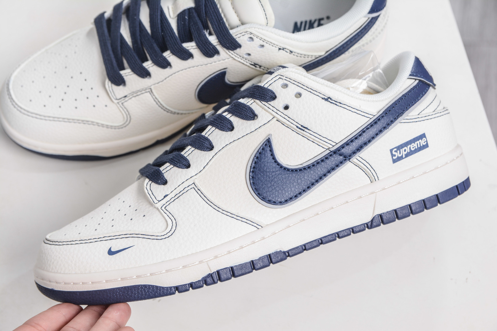 Nike SB Dunk Low x Superme SUP联名-米白深蓝 SM6668-116