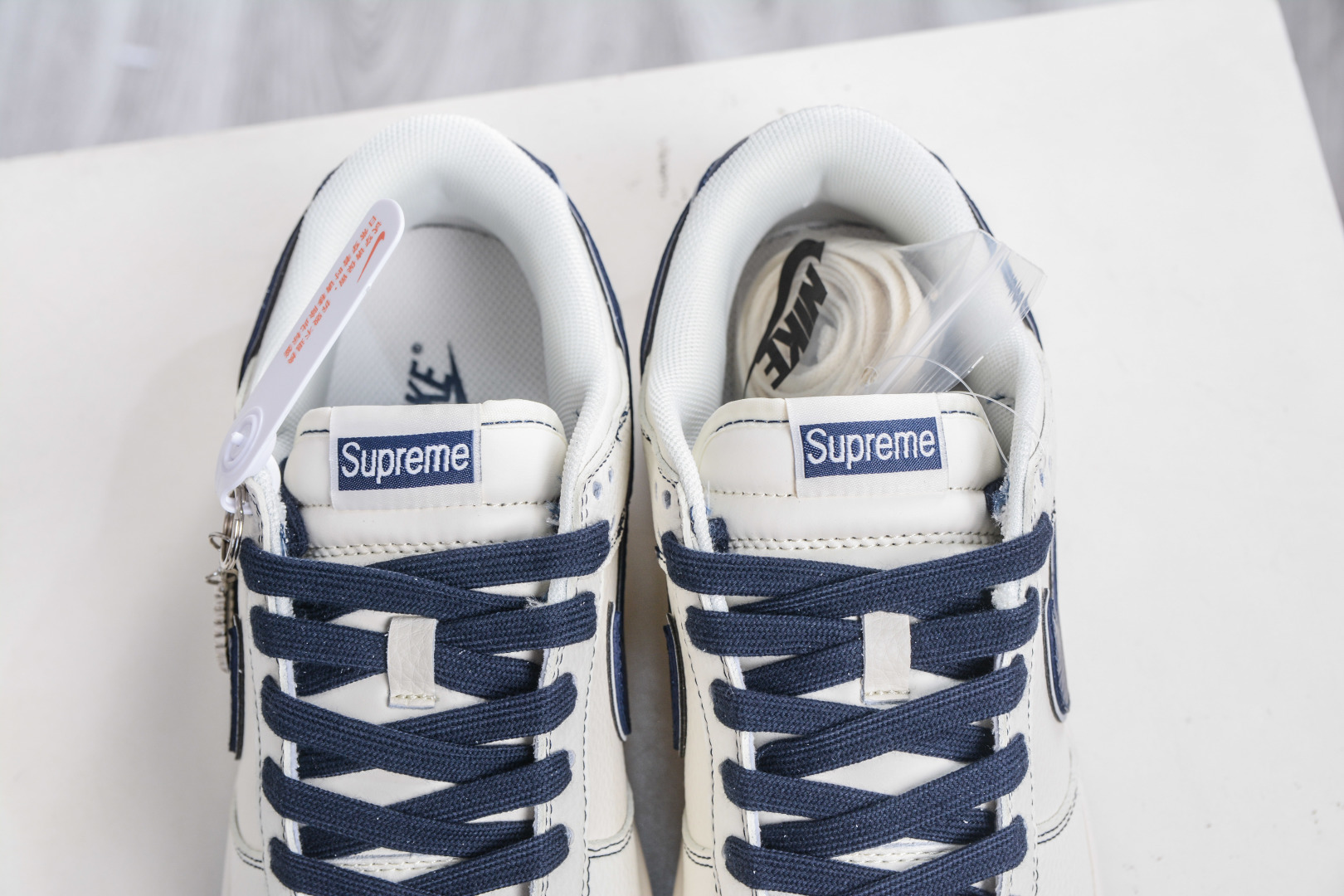 Nike SB Dunk Low x Superme SUP联名-米白深蓝 SM6668-116