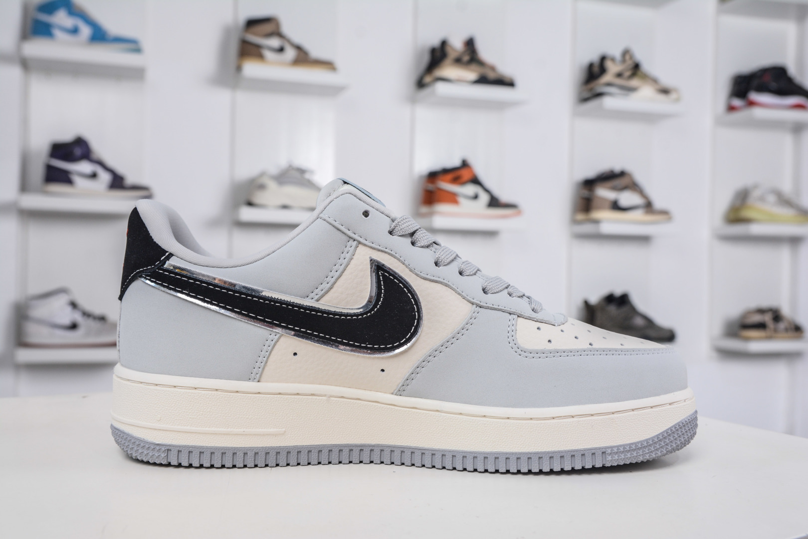 Stussy x Nike Air Force 1 Low-Top Sneakers - White, Gray & Black Combination 4 cmp i1760207930695 4674 0 2