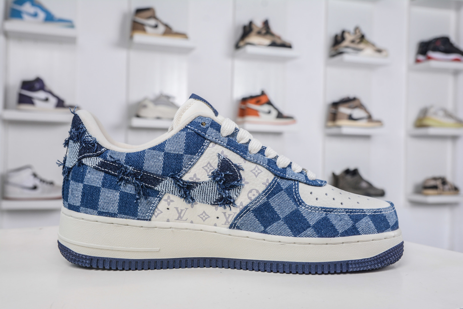 Nike Air Force 1 Low x Louis Vuitton White/Blue Denim Collaboration 4 cmp i1760207983570 3801 0 2