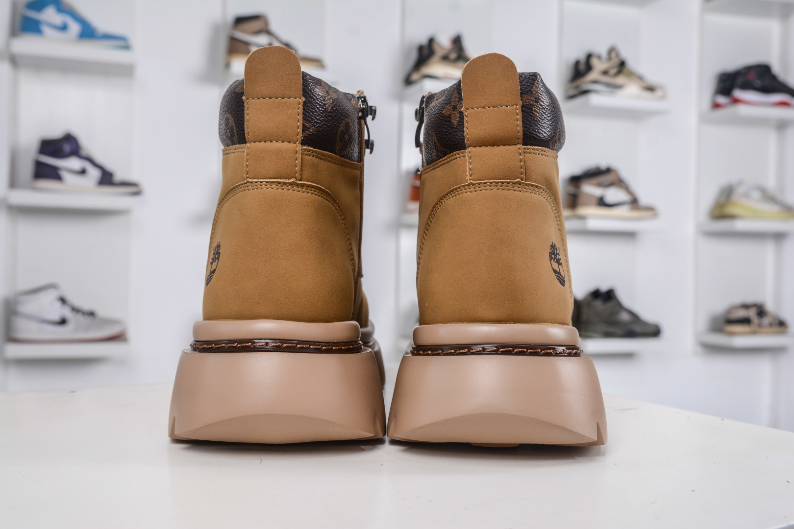 LV x Timberland LV联名添柏岚大黄靴 顶奢流量品牌与时代经典的结合之作-莆田鞋,莆田鞋货源,高仿鞋,高仿鞋货源,安福档口,莆田高仿鞋,莆田鞋批发,高仿鞋批发,莆田高仿运动鞋,高仿运动鞋,莆田运动鞋 LV x Timberland LV联名添柏岚大黄靴 顶奢流量品牌与时代经典的结合之作