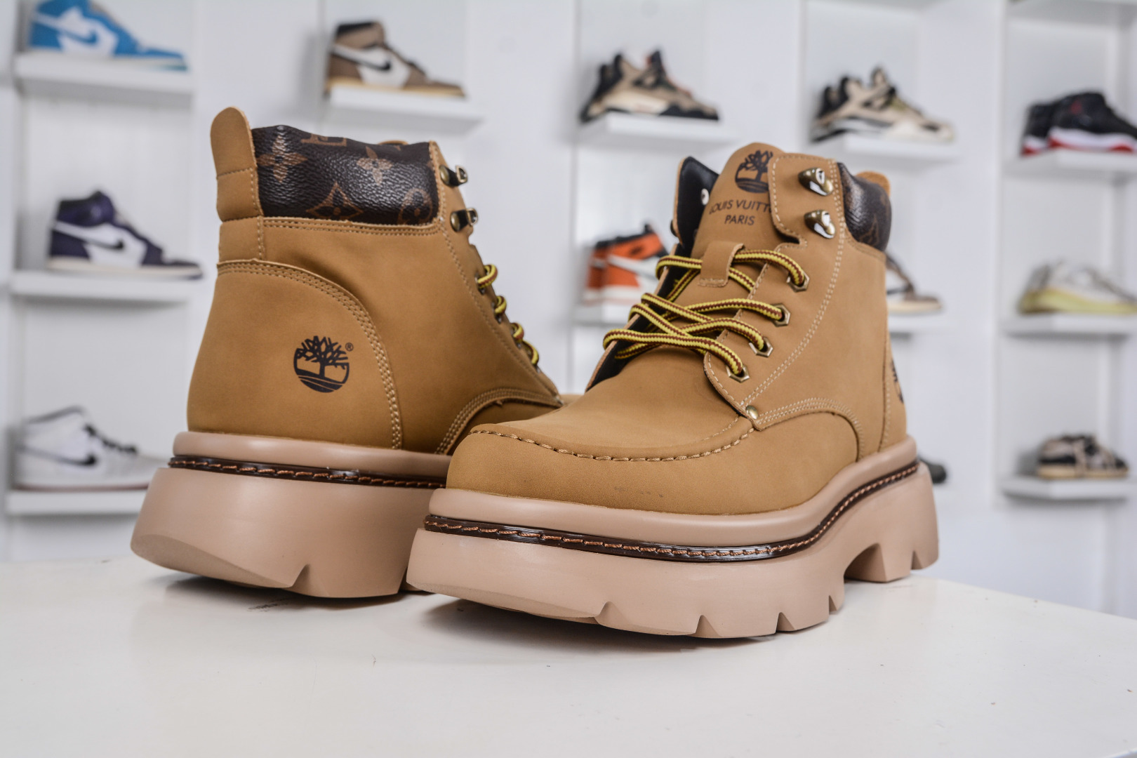 LV x Timberland LV联名添柏岚大黄靴 顶奢流量品牌与时代经典的结合之作-莆田鞋,莆田鞋货源,高仿鞋,高仿鞋货源,安福档口,莆田高仿鞋,莆田鞋批发,高仿鞋批发,莆田高仿运动鞋,高仿运动鞋,莆田运动鞋 LV x Timberland LV联名添柏岚大黄靴 顶奢流量品牌与时代经典的结合之作