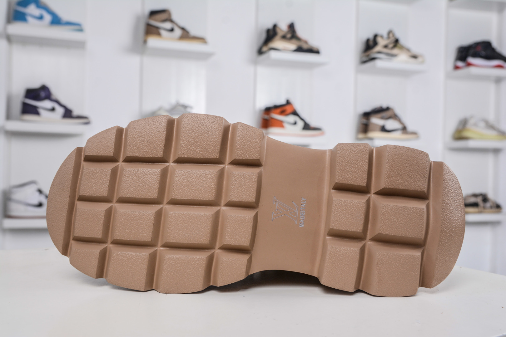 LV x Timberland LV联名添柏岚大黄靴 顶奢流量品牌与时代经典的结合之作-莆田鞋,莆田鞋货源,高仿鞋,高仿鞋货源,安福档口,莆田高仿鞋,莆田鞋批发,高仿鞋批发,莆田高仿运动鞋,高仿运动鞋,莆田运动鞋 LV x Timberland LV联名添柏岚大黄靴 顶奢流量品牌与时代经典的结合之作