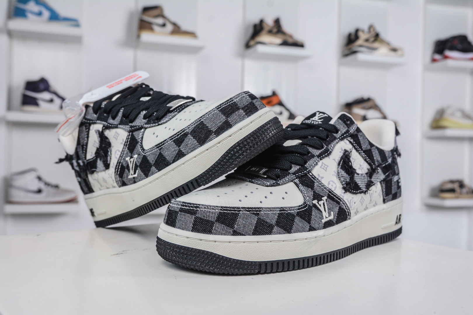 Nike Air Force 1 Low 07 x Louis Vuitton LV联名-白黑棋盘格牛仔 YF9511-817-莆田鞋,莆田鞋货源,高仿鞋,高仿鞋货源,安福档口,莆田高仿鞋,莆田鞋批发,高仿鞋批发,莆田高仿运动鞋,高仿运动鞋,莆田运动鞋 Nike Air Force 1 Low 07 x Louis Vuitton LV联名-白黑棋盘格牛仔 YF9511-817