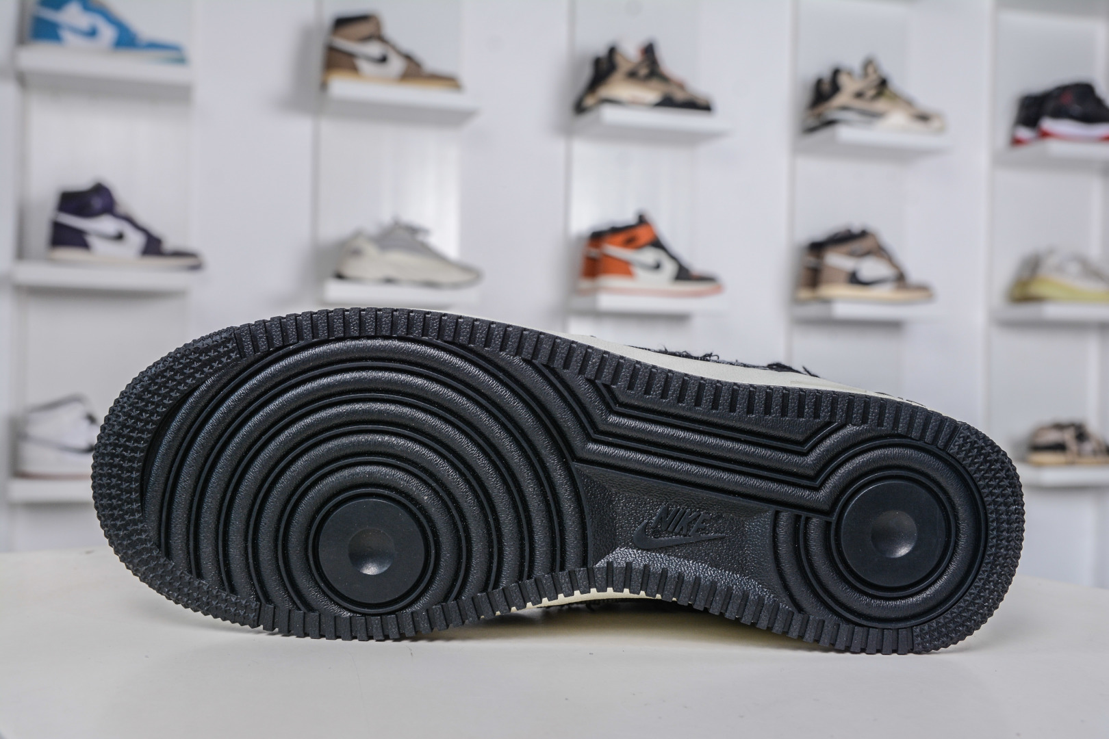 Nike Air Force 1 Low 07 x Louis Vuitton LV联名-白黑棋盘格牛仔 YF9511-817-莆田鞋,莆田鞋货源,高仿鞋,高仿鞋货源,安福档口,莆田高仿鞋,莆田鞋批发,高仿鞋批发,莆田高仿运动鞋,高仿运动鞋,莆田运动鞋 Nike Air Force 1 Low 07 x Louis Vuitton LV联名-白黑棋盘格牛仔 YF9511-817