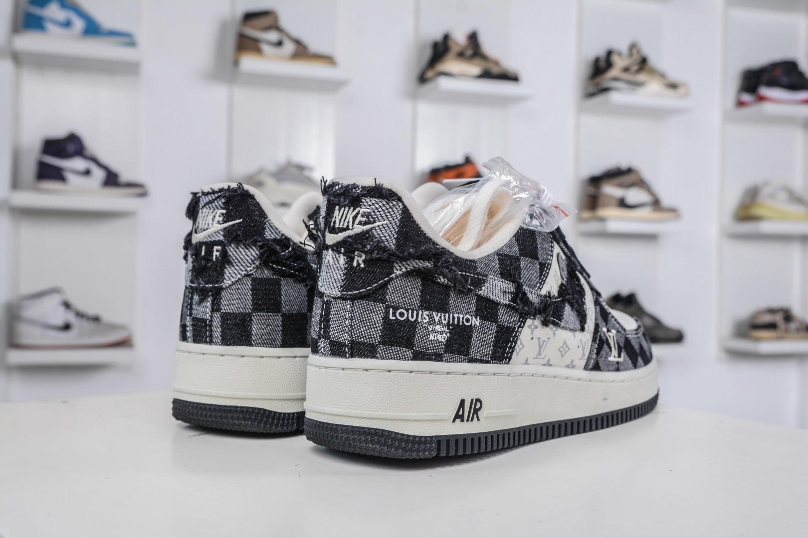Nike Air Force 1 Low 07 x Louis Vuitton LV联名-白黑棋盘格牛仔 YF9511-817-莆田鞋,莆田鞋货源,高仿鞋,高仿鞋货源,安福档口,莆田高仿鞋,莆田鞋批发,高仿鞋批发,莆田高仿运动鞋,高仿运动鞋,莆田运动鞋 Nike Air Force 1 Low 07 x Louis Vuitton LV联名-白黑棋盘格牛仔 YF9511-817