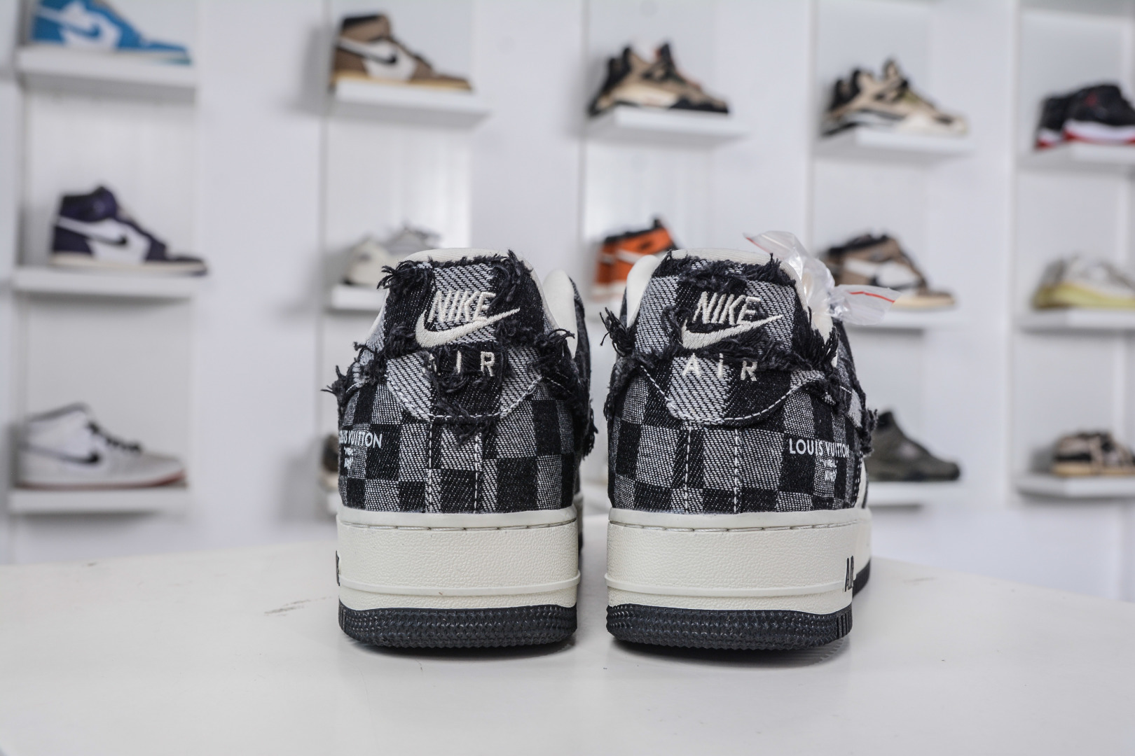 Nike Air Force 1 Low 07 x Louis Vuitton LV联名-白黑棋盘格牛仔 YF9511-817-莆田鞋,莆田鞋货源,高仿鞋,高仿鞋货源,安福档口,莆田高仿鞋,莆田鞋批发,高仿鞋批发,莆田高仿运动鞋,高仿运动鞋,莆田运动鞋 Nike Air Force 1 Low 07 x Louis Vuitton LV联名-白黑棋盘格牛仔 YF9511-817