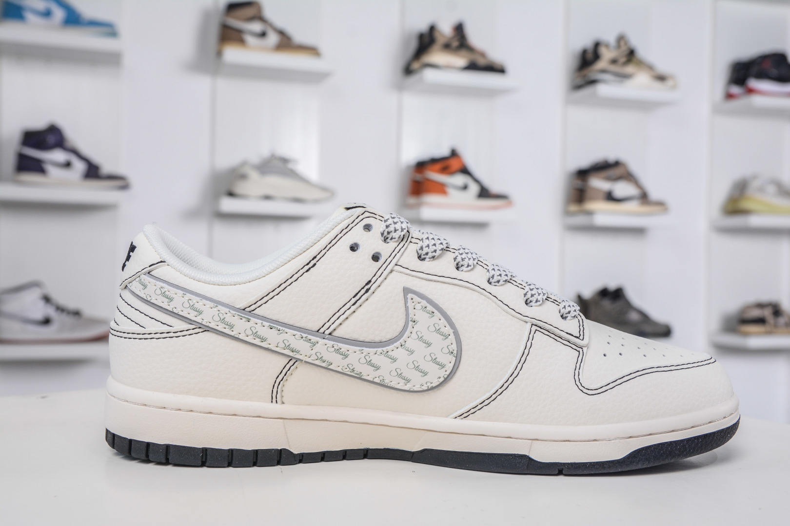 Nike SB Dunk Low X Stussy Collab Cream Black, Unisex Skateboarding Shoes 4 cmp i1760292133704 7671 0 2