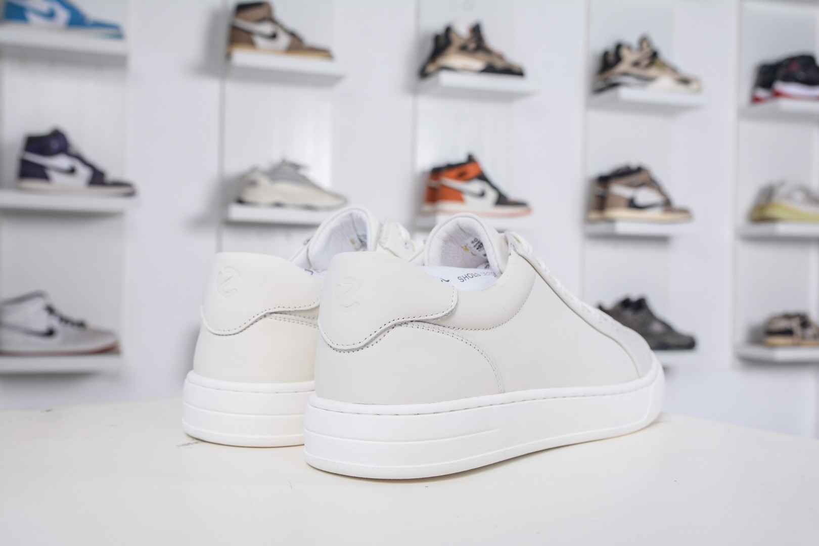 Ecco Soft 7 Men's Leather Sneakers - Comfortable, Stylish, and Versatile 7 cmp i1760292599171 6467 0 5