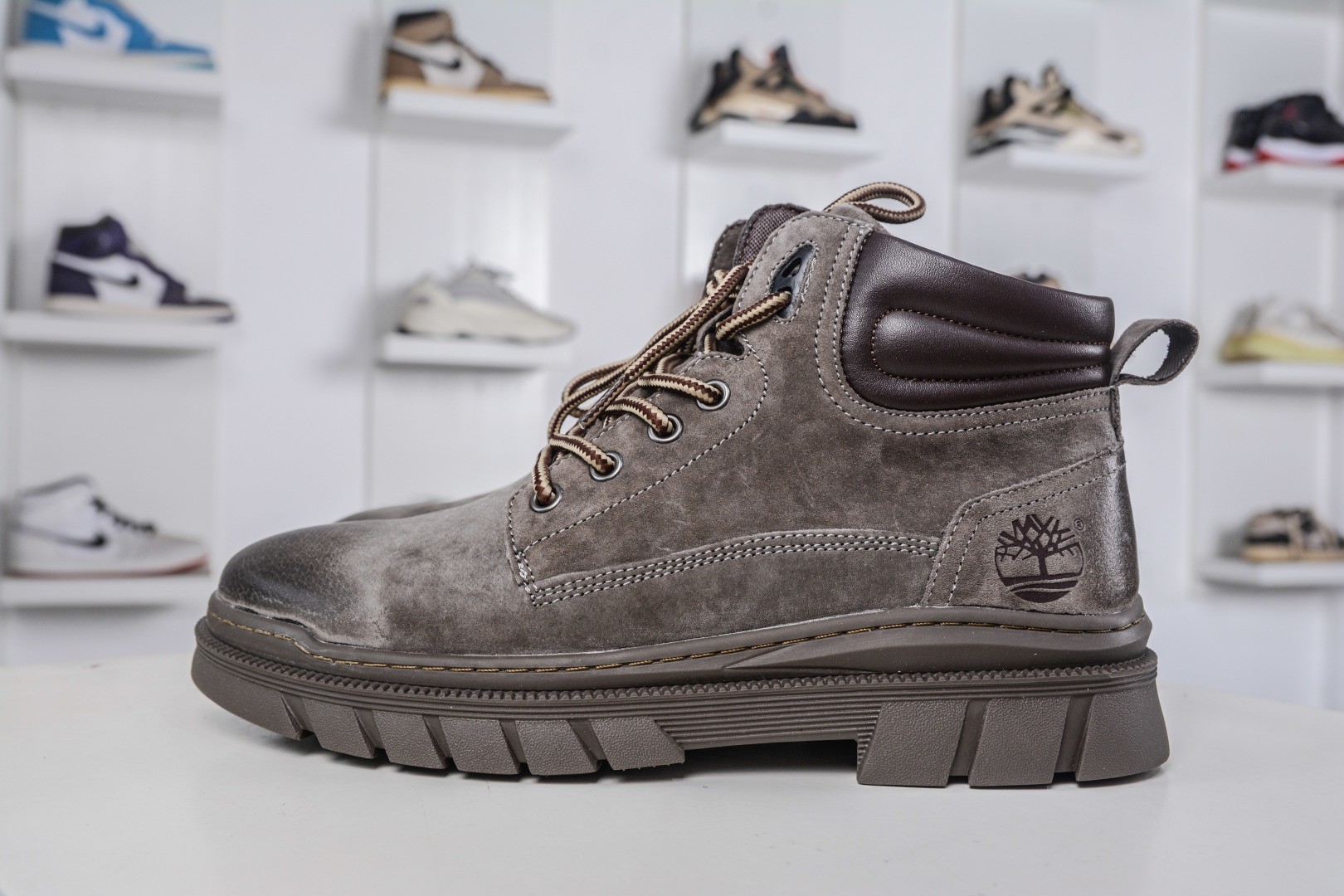 Timberland Men's Premium Waterproof Mid-Cut Boots - Stylish and Durable