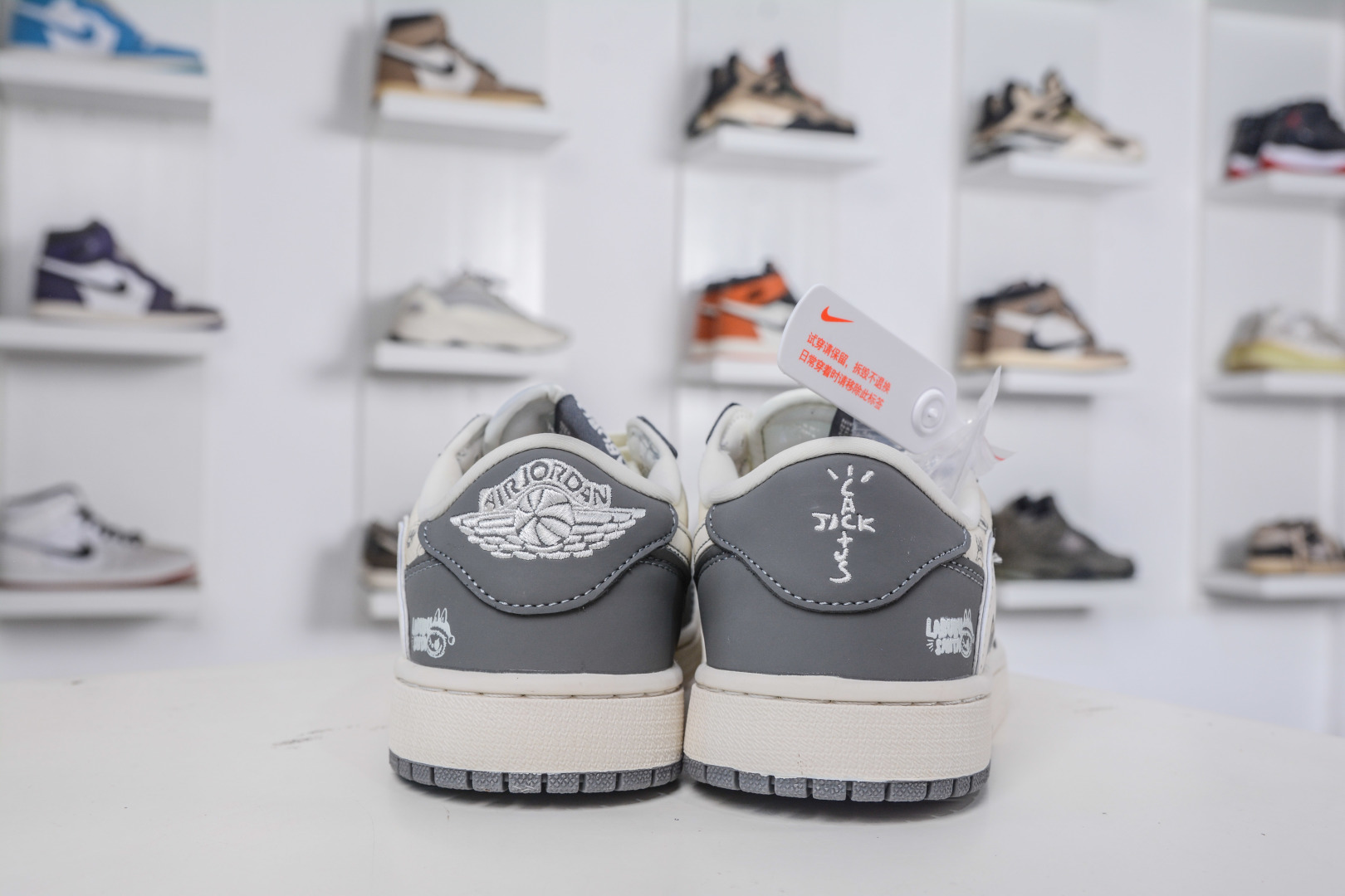 TS x Air Jordan AJ1 Low X LABUBU 低帮联名拉布布-灰白 LD2028-055