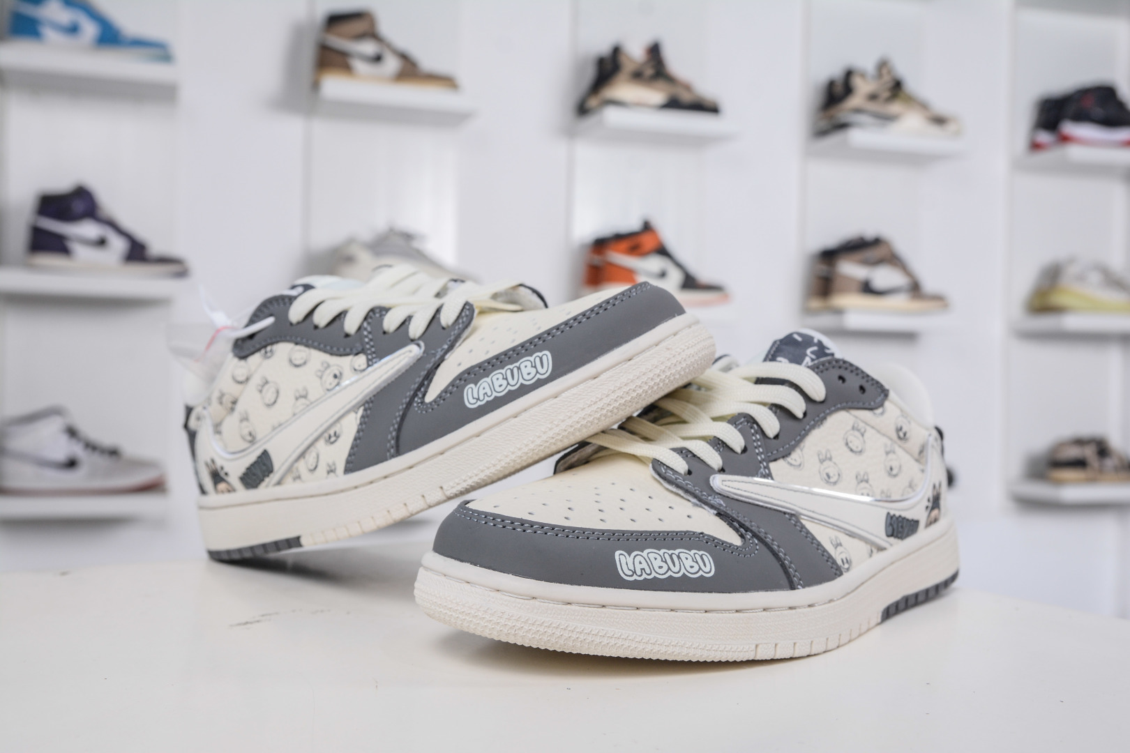 TS x Air Jordan AJ1 Low X LABUBU 低帮联名拉布布-灰白 LD2028-055