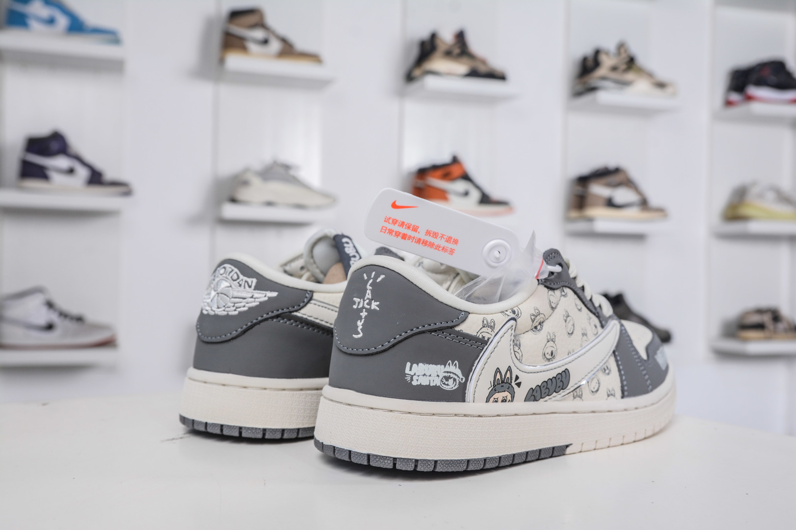 TS x Air Jordan AJ1 Low X LABUBU 低帮联名拉布布-灰白 LD2028-055