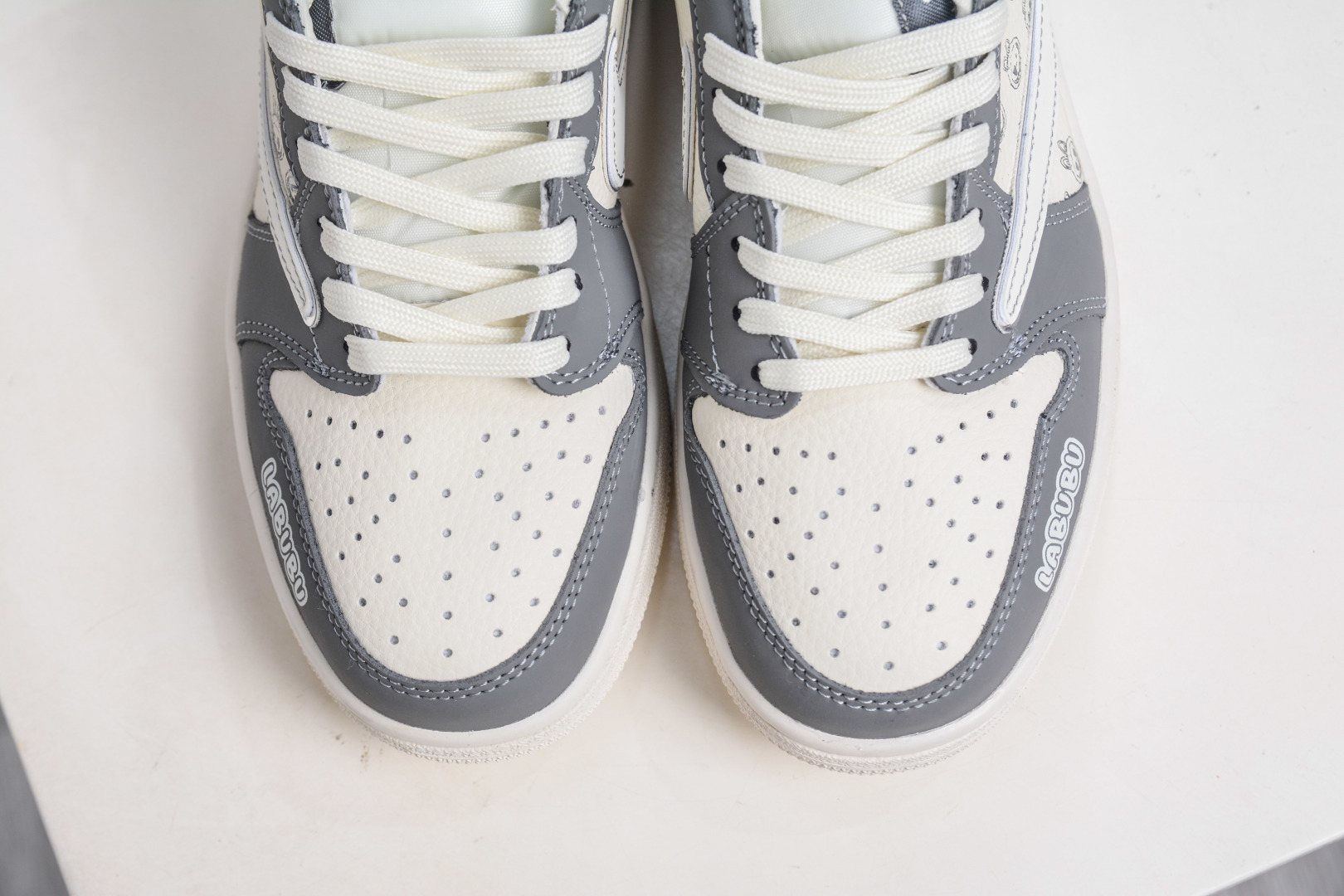 TS x Air Jordan AJ1 Low X LABUBU 低帮联名拉布布-灰白 LD2028-055
