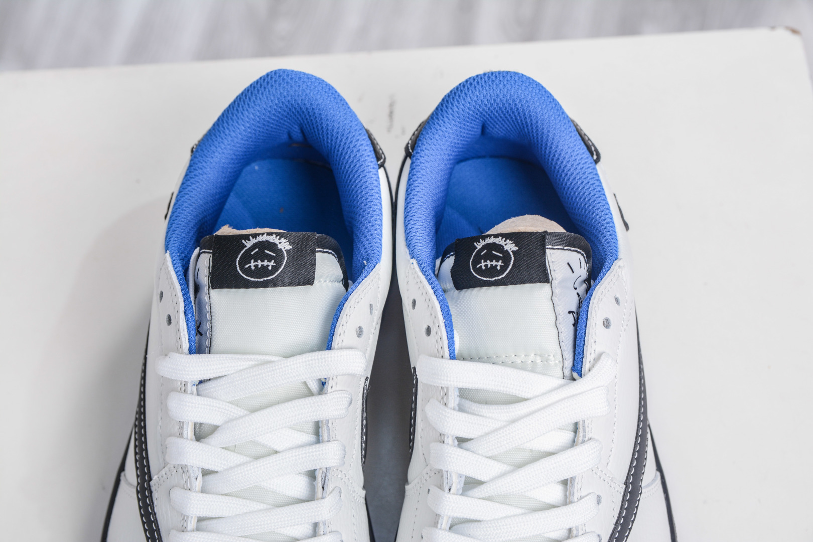 TS x Air Jordan AJ1 Low 倒钩低帮-白黑蓝底鬼脸 DZ5899-027