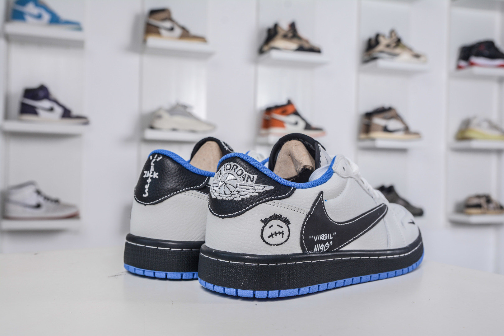 TS x Air Jordan AJ1 Low 倒钩低帮-白黑蓝底鬼脸 DZ5899-027