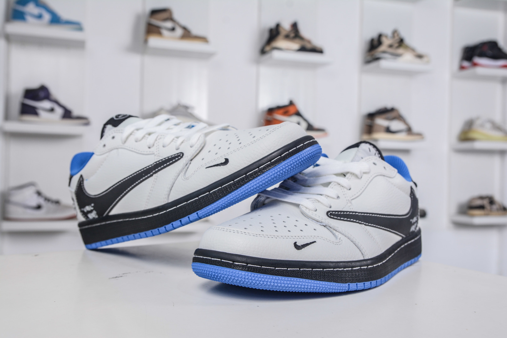 TS x Air Jordan AJ1 Low 倒钩低帮-白黑蓝底鬼脸 DZ5899-027