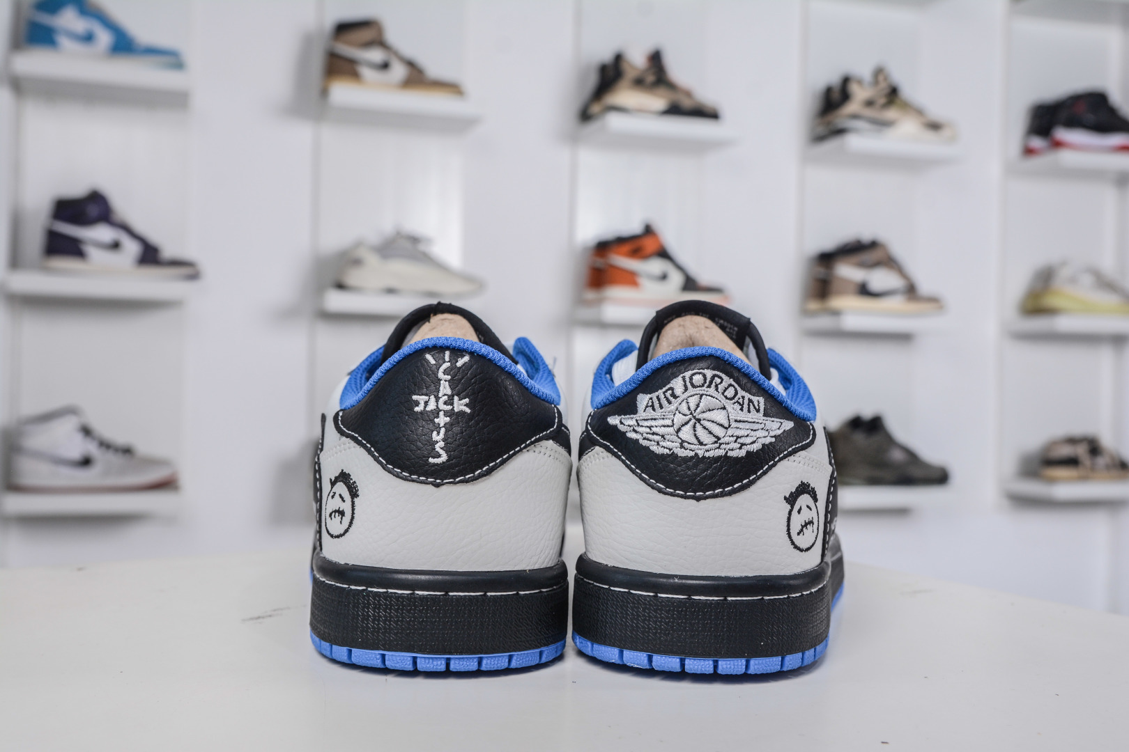 TS x Air Jordan AJ1 Low 倒钩低帮-白黑蓝底鬼脸 DZ5899-027