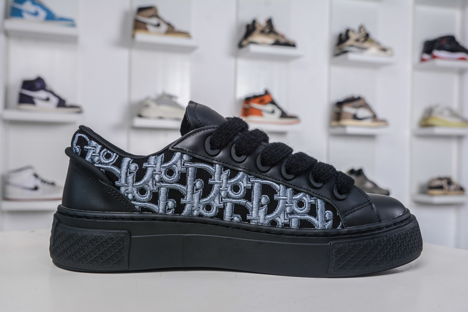 Dior B33 运动鞋2024秋季新品 重新诠释经网球鞋 3SN303ZWNYQ H900