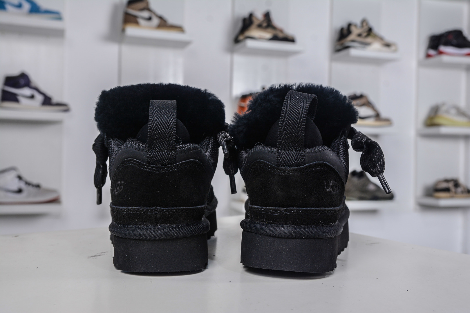 UGG Classic Uitra Mini 梅尔拼接鞋带低帮休闲鞋 W/1144032-莆田鞋,莆田鞋货源,高仿鞋,高仿鞋货源,安福档口,莆田高仿鞋,莆田鞋批发,高仿鞋批发,莆田高仿运动鞋,高仿运动鞋,莆田运动鞋 UGG Classic Uitra Mini 梅尔拼接鞋带低帮休闲鞋 W/1144032