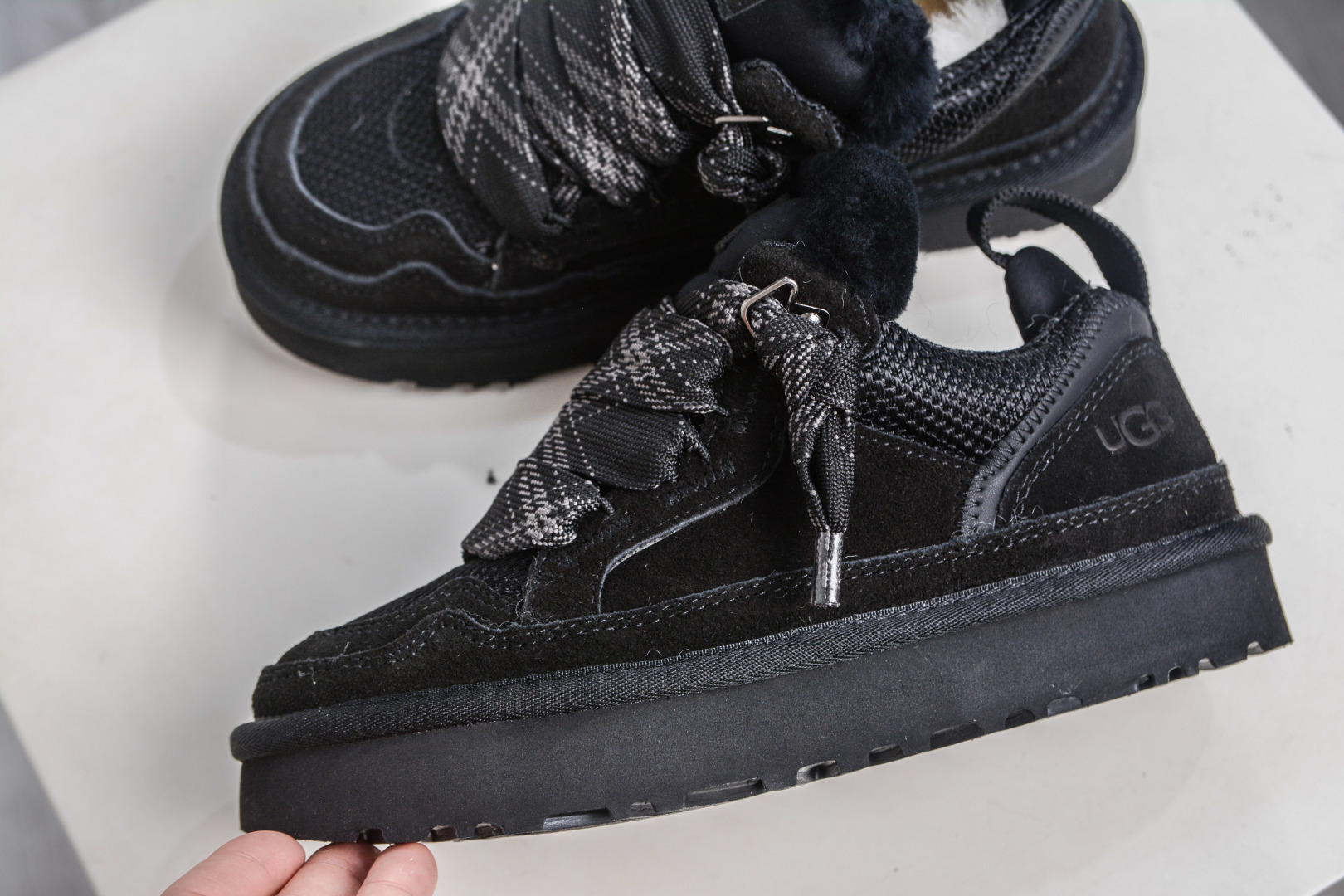 UGG Classic Uitra Mini 梅尔拼接鞋带低帮休闲鞋 W/1144032-莆田鞋,莆田鞋货源,高仿鞋,高仿鞋货源,安福档口,莆田高仿鞋,莆田鞋批发,高仿鞋批发,莆田高仿运动鞋,高仿运动鞋,莆田运动鞋 UGG Classic Uitra Mini 梅尔拼接鞋带低帮休闲鞋 W/1144032