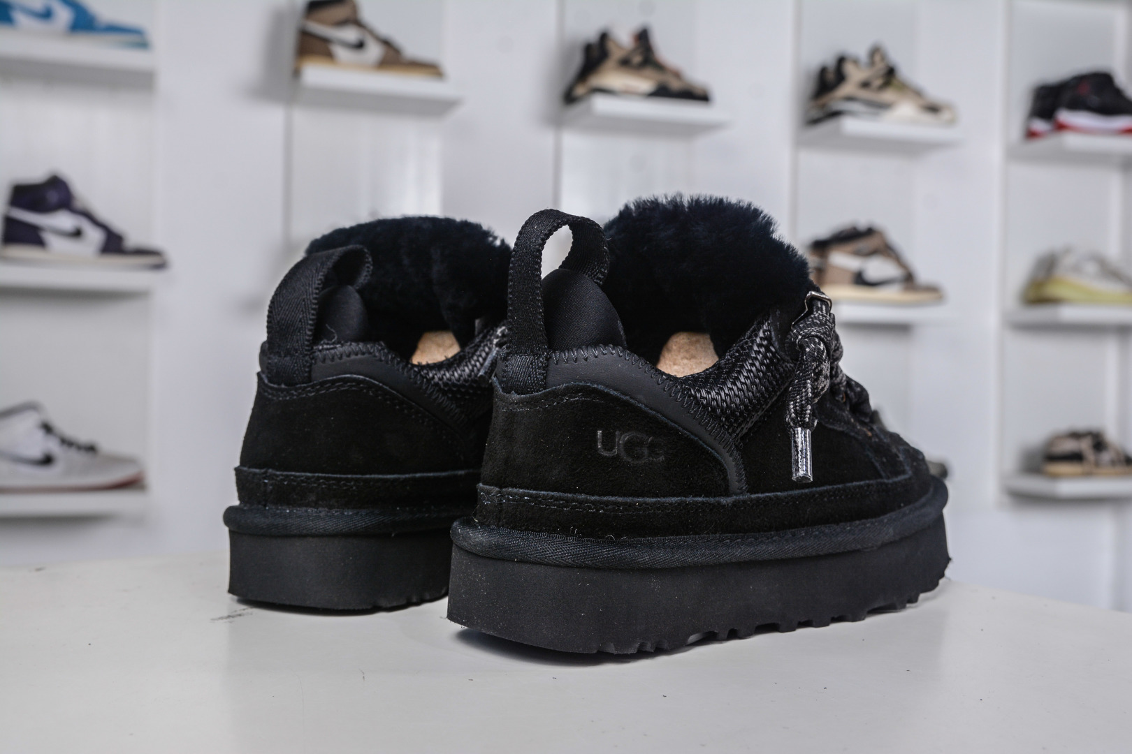 UGG Classic Uitra Mini 梅尔拼接鞋带低帮休闲鞋 W/1144032-莆田鞋,莆田鞋货源,高仿鞋,高仿鞋货源,安福档口,莆田高仿鞋,莆田鞋批发,高仿鞋批发,莆田高仿运动鞋,高仿运动鞋,莆田运动鞋 UGG Classic Uitra Mini 梅尔拼接鞋带低帮休闲鞋 W/1144032