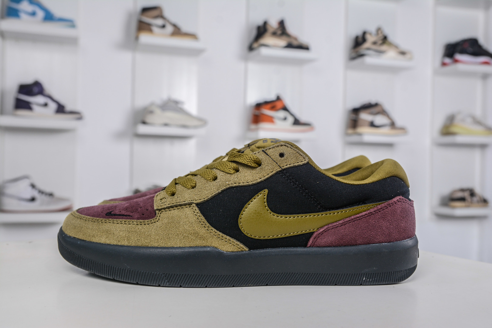 Nike SB Force 58 Premium Skate Shoes - Retro Style & Modern Durability