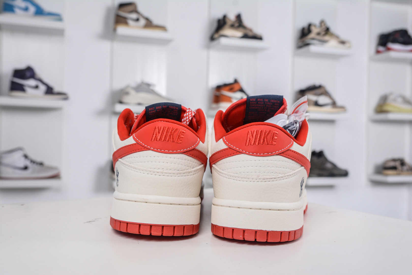 Nike SB Dunk Low MLB Yankees - Premium Craftsmanship, Iconic Design 3 cmp i1760456464487 4192 0 1