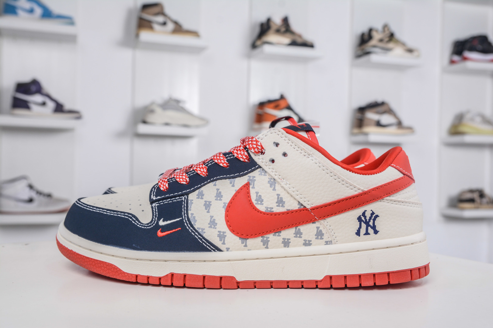 Nike SB Dunk Low MLB Yankees - Premium Craftsmanship, Iconic Design