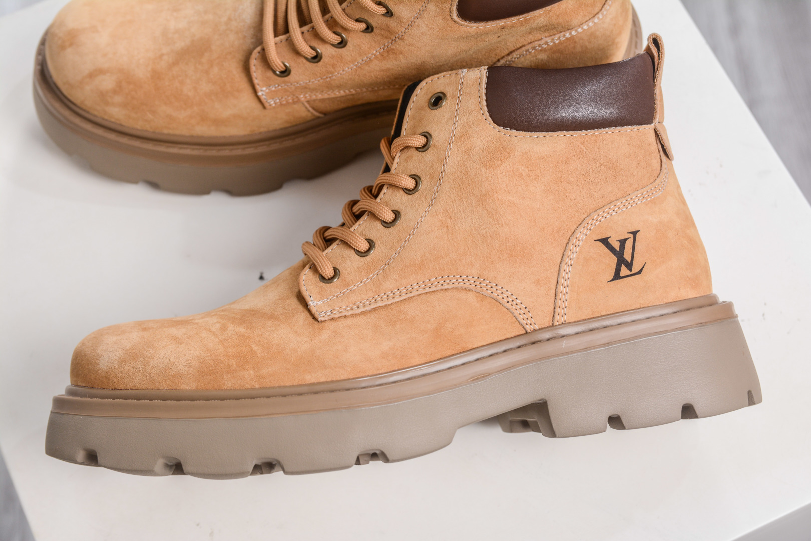 Louis Vuitton Fall/Winter Lightweight Leather Ankle Boots - Premium Quality 8 cmp i1760456768636 9332 0 6