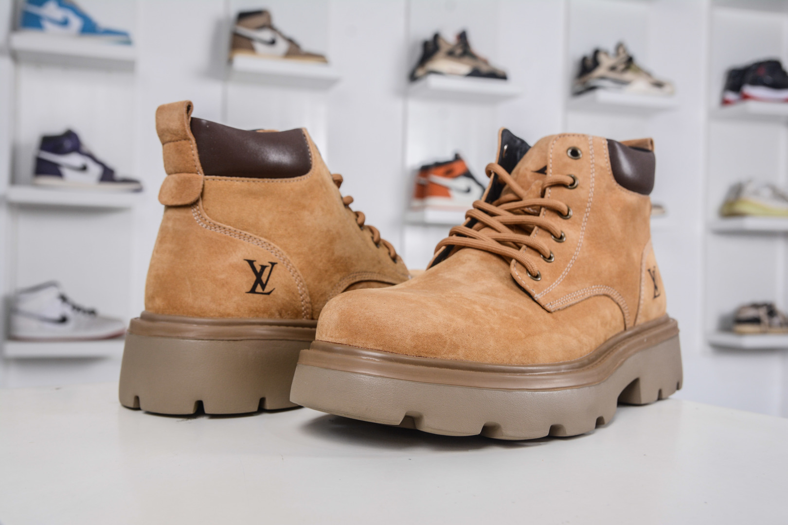 Louis Vuitton Fall/Winter Lightweight Leather Ankle Boots - Premium Quality 5 cmp i1760456769972 7566 0 3