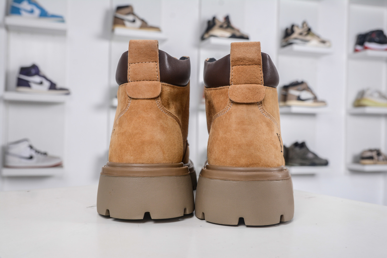Louis Vuitton Fall/Winter Lightweight Leather Ankle Boots - Premium Quality 3 cmp i1760456769974 4052 0 1