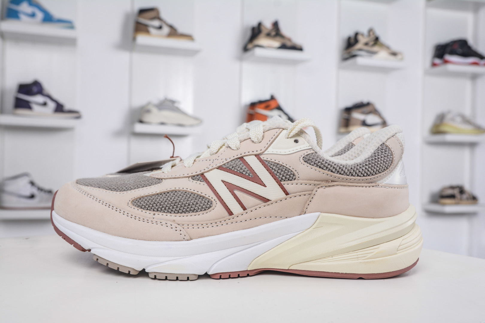 New Balance 990 Series Premium Retro Running Shoes - U990LO6