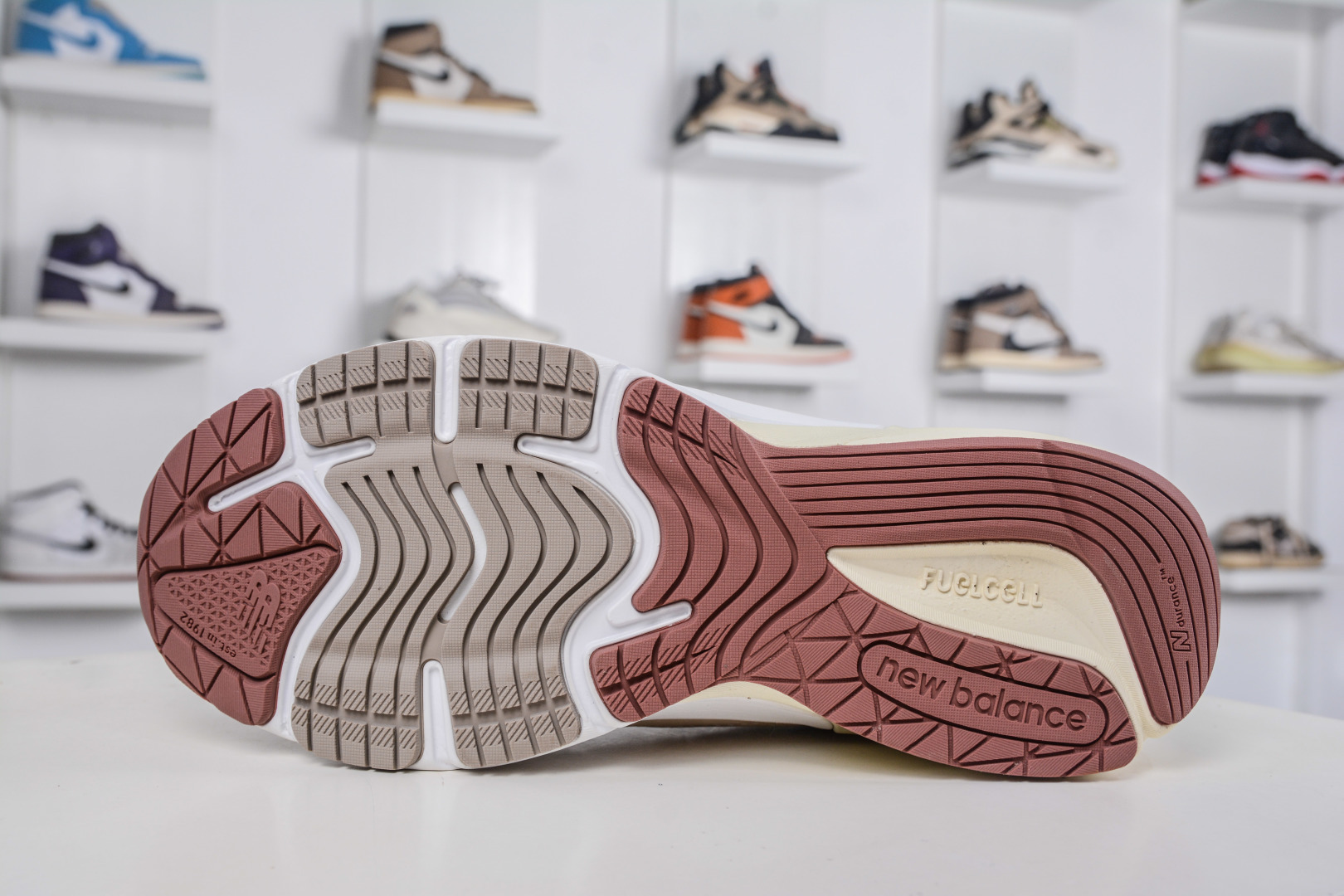 New Balance 990 Series Premium Retro Running Shoes - U990LO6 6 cmp i1760456887117 465 0 4