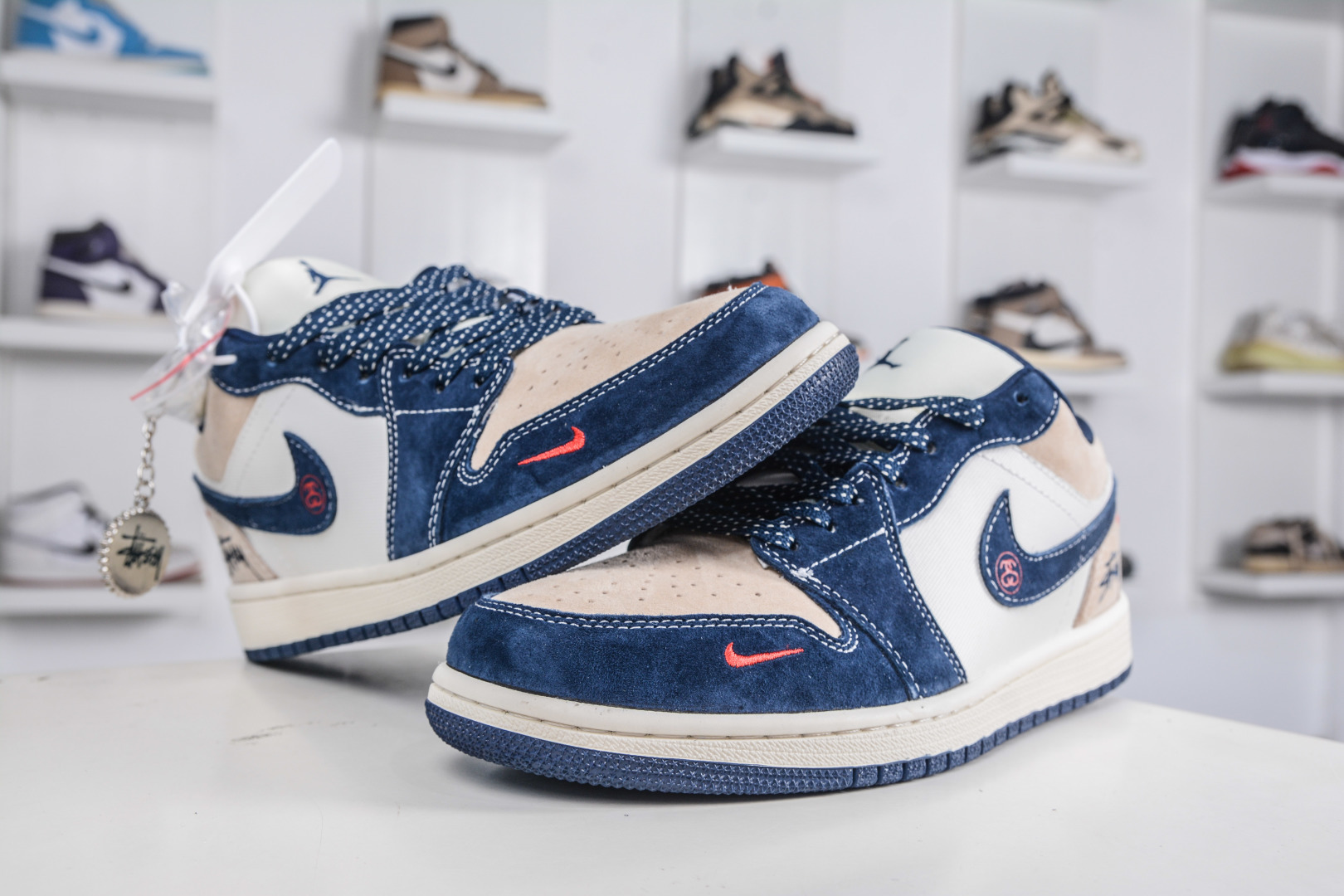 Air Jordan 1 Retro Low x Stussy 斯图西联名-深蓝棕 LR8888-015-High Quatity Cheap Brand wholesale wholesaler seller Clothes Bags handbags Sneakers Top Fashion Clothing Shoes from China Factory Chinese suppliers best Quality Beautiful Price Air Jordan 1 Retro Low x Stussy 斯图西联名-深蓝棕 LR8888-015