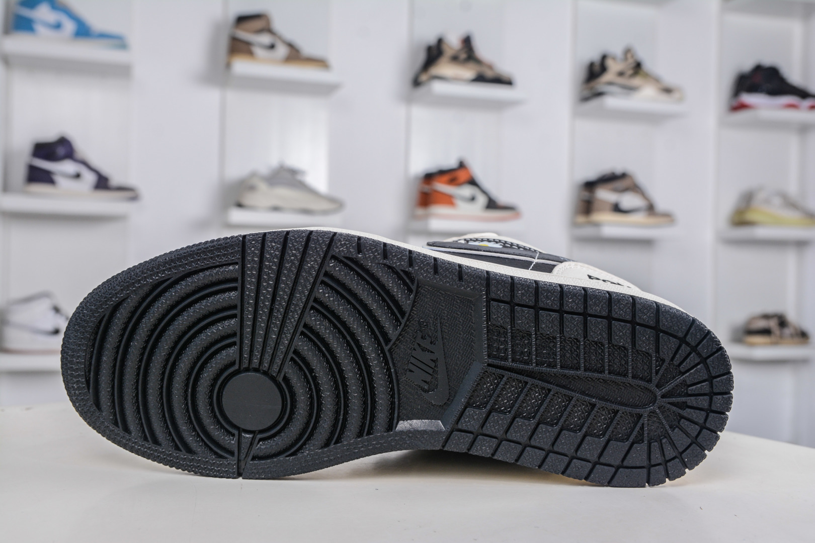 Air Jordan 1 Retro Low x Peaceminusone 小雏菊联名-米黑 LJ2025-002