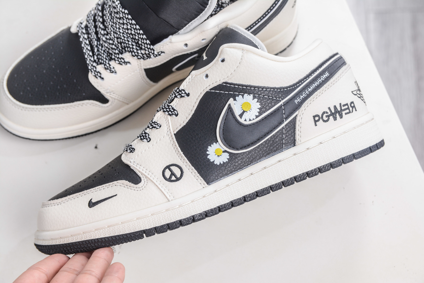 Air Jordan 1 Retro Low x Peaceminusone 小雏菊联名-米黑 LJ2025-002