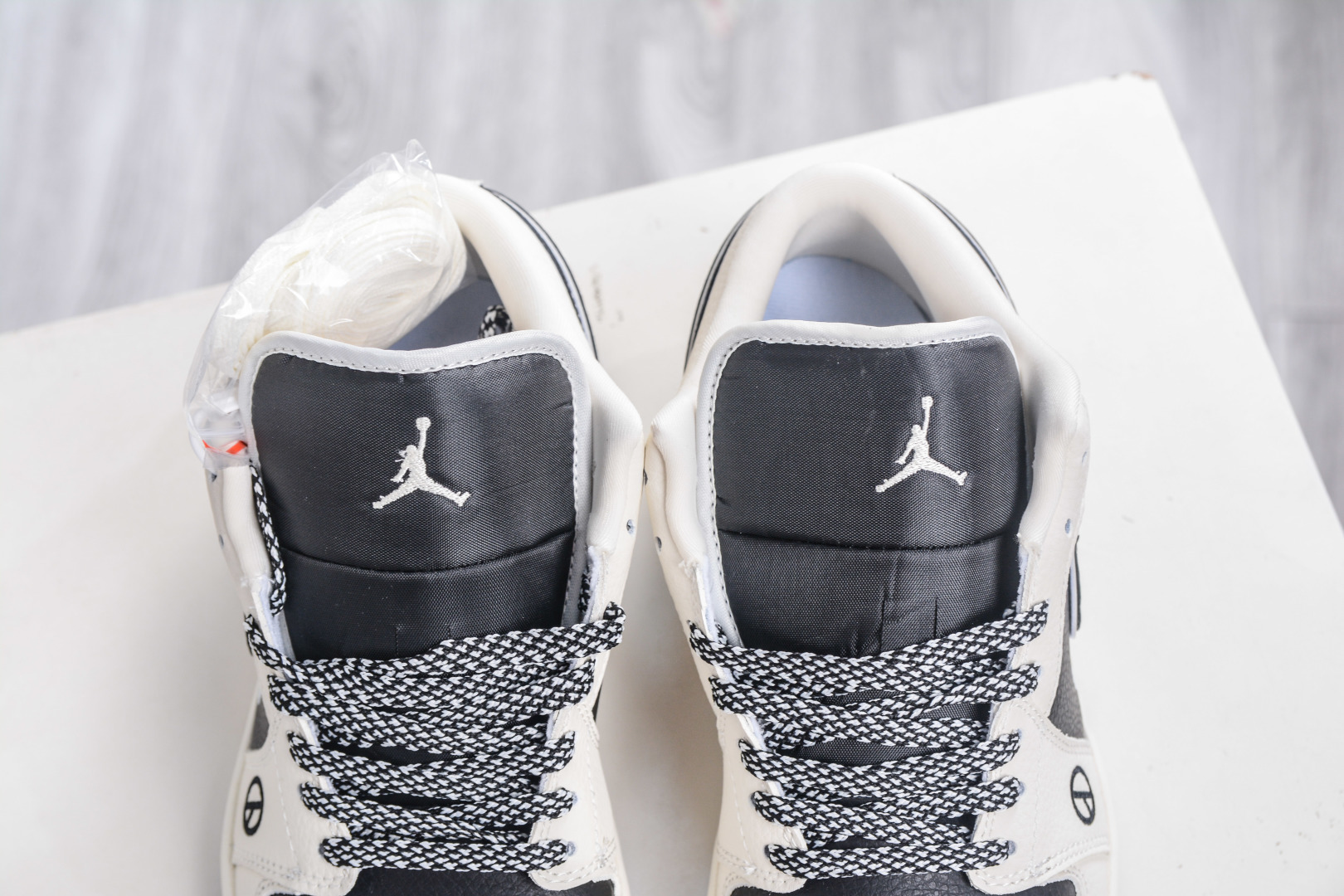 Air Jordan 1 Retro Low x Peaceminusone 小雏菊联名-米黑 LJ2025-002