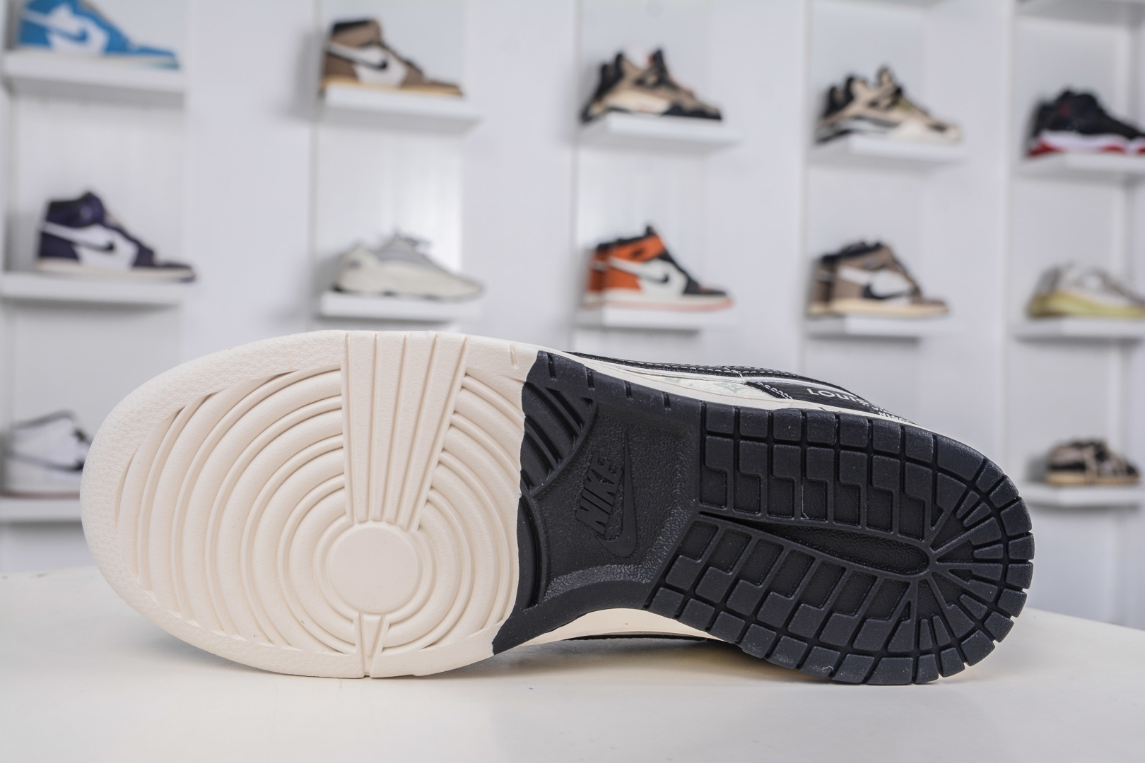 Nike SB Dunk Low x Louis Vuitton LV联名-米黑印花 HT5088-608