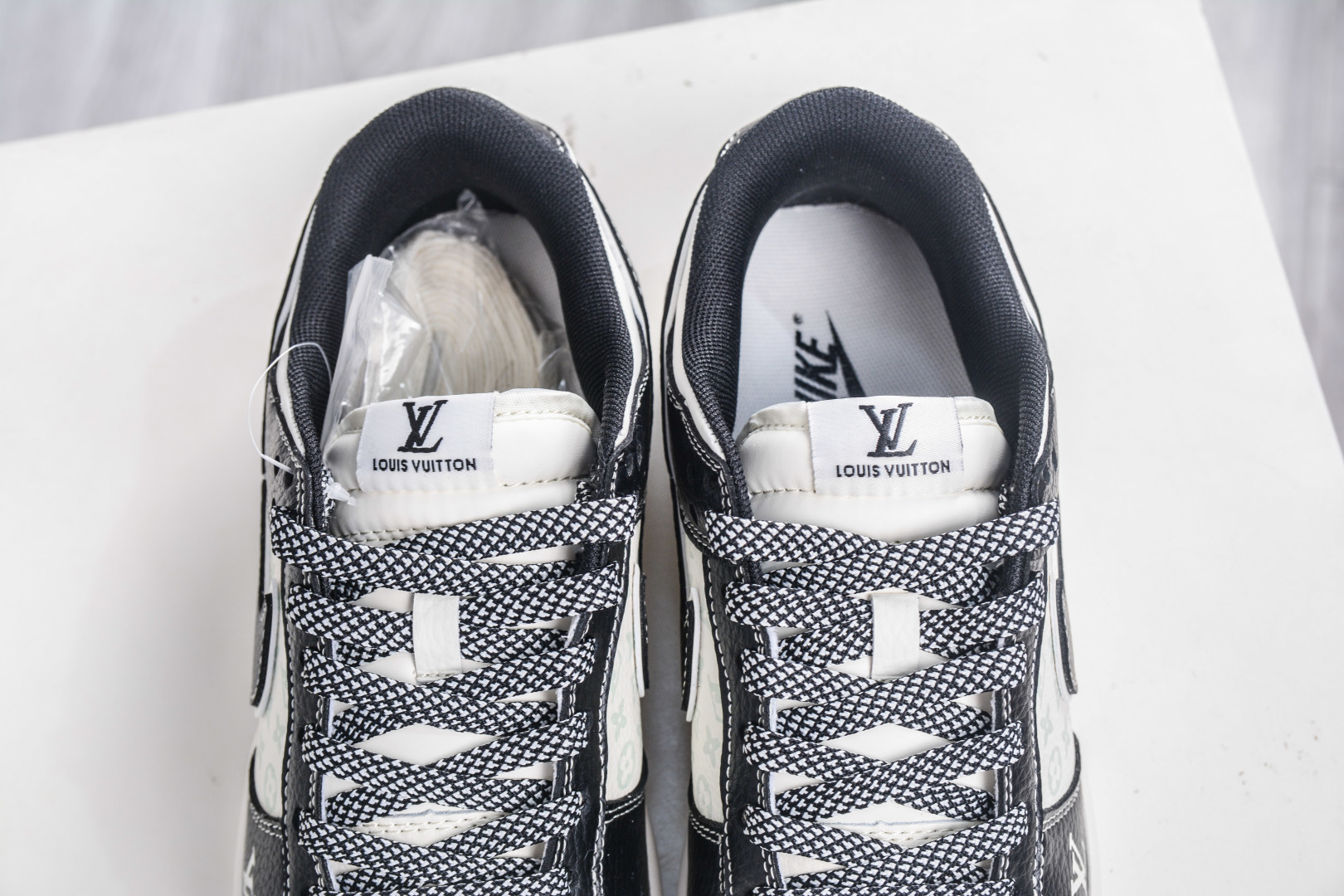 Nike SB Dunk Low x Louis Vuitton LV联名-米黑印花 HT5088-608