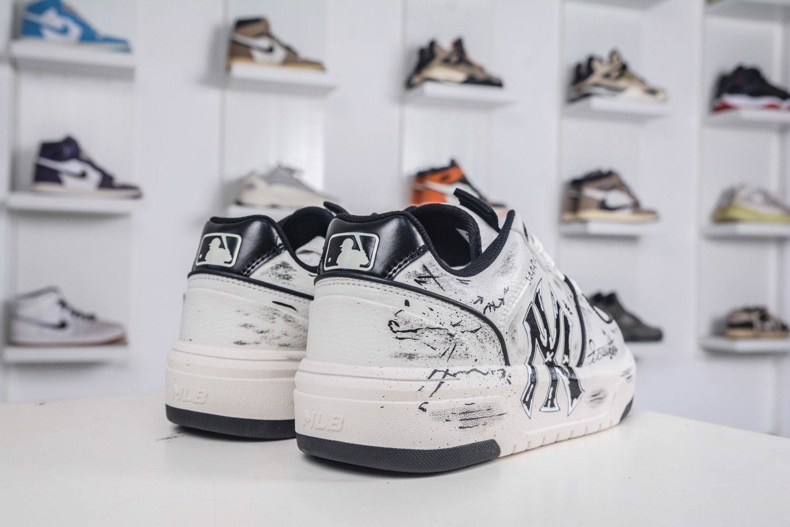 MLB Chunky Liner Graffiti Sneakers - Lightweight & Comfortable Fashion Shoes 7 cmp i1760628449044 2270 0 5