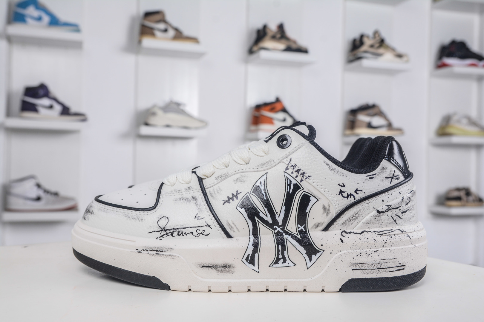 MLB Chunky Liner Graffiti Sneakers - Lightweight & Comfortable Fashion Shoes